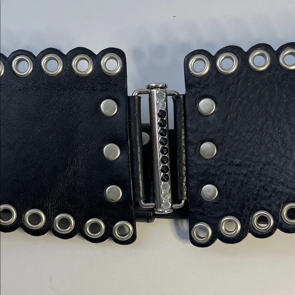 Vintage LE CHATEAU Y2K Black Leather Belt w Silver Eyelets & Crystal Front Clasp - Picture 5 of 10